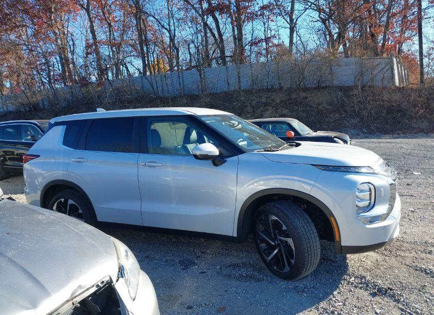 Photo 14 of 2024 Mitsubishi Outlander SE 2.5 (VIN JA4J4VA86RZ039737)