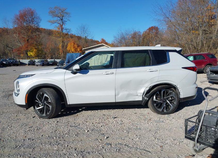 Photo 15 of 2024 Mitsubishi Outlander SE 2.5 (VIN JA4J4VA86RZ039737)