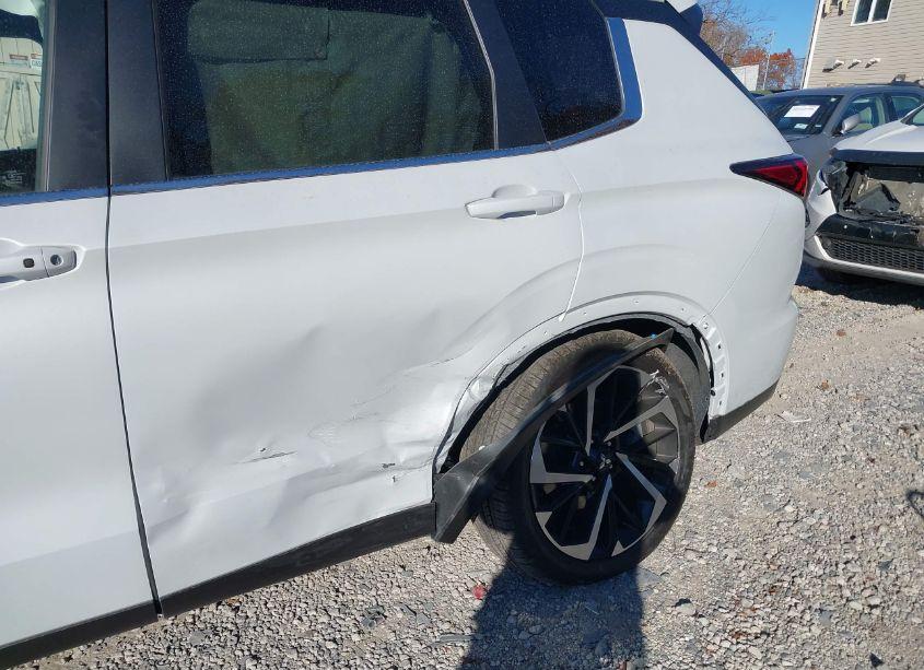 Photo 6 of 2024 Mitsubishi Outlander SE 2.5 (VIN JA4J4VA86RZ039737)
