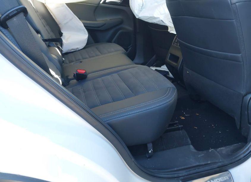 Photo 8 of 2024 Mitsubishi Outlander SE 2.5 (VIN JA4J4VA86RZ039737)