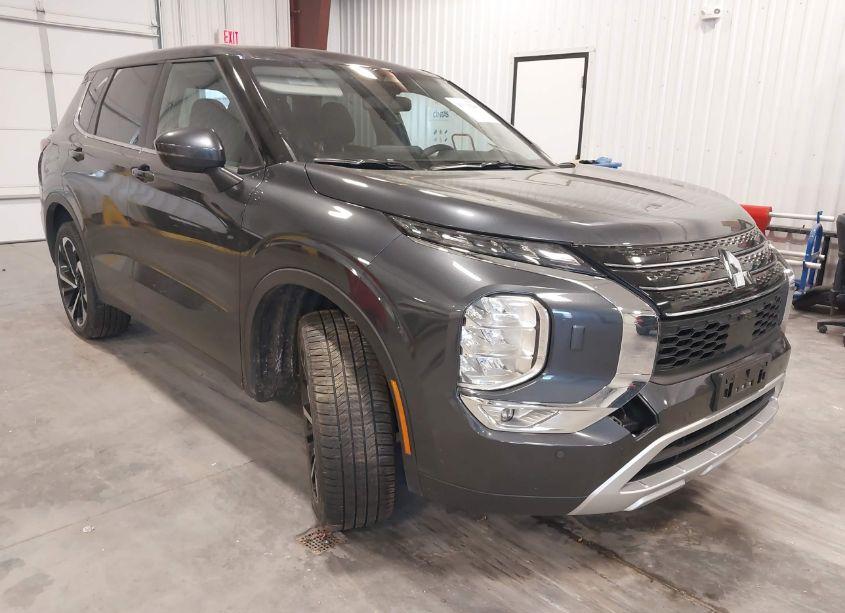 2024 Mitsubishi Outlander SE 2.5 S-AWC/SE BLACK EDITION S-AWC/SE BLACK EDITION W/PANO ROOF S-AWC/SE RALLIART S-AWC (VIN JA4J4VA86RZ069580) main photo