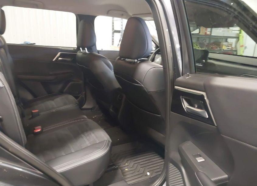 Photo 8 of 2024 Mitsubishi Outlander SE 2.5 S-AWC/SE BLACK EDITION S-AWC/SE BLACK EDITION W/PANO ROOF S-AWC/SE RALLIART S-AWC (VIN JA4J4VA86RZ069580)