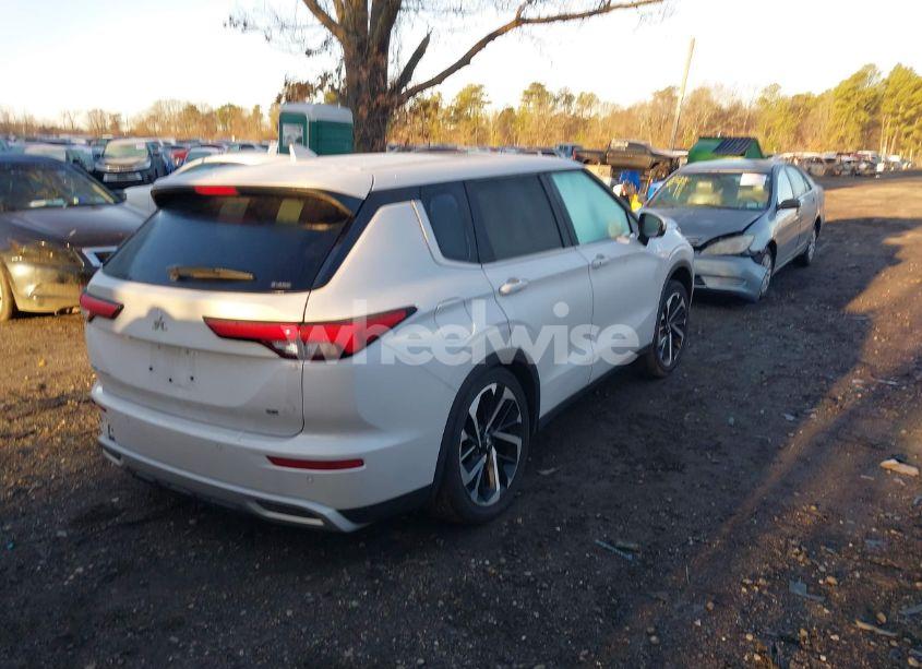 Photo 4 of 2024 Mitsubishi Outlander SE 2.5 S-AWC (VIN JA4J4VA87RZ018640)