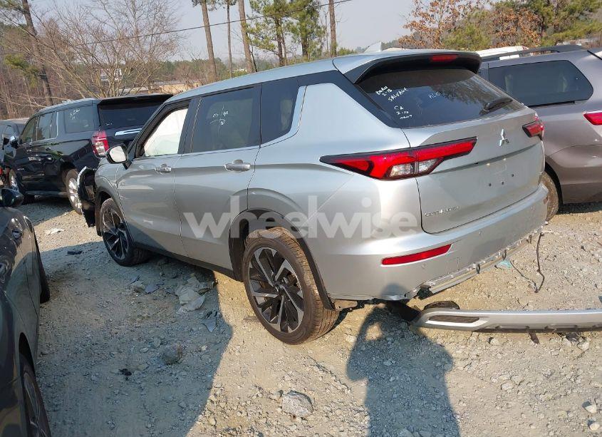 Photo 3 of 2024 Mitsubishi Outlander SE 2.5 S-AWC/SE BLACK EDITION S-AWC/SE BLACK EDITION W/PANO ROOF/SE RALLIART S-AWC (VIN JA4J4VA87RZ085920)