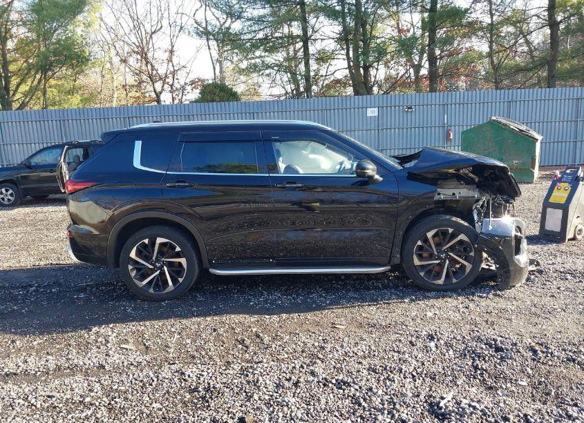 Photo 13 of 2022 Mitsubishi Outlander (VIN JA4J4VA88NZ070952)