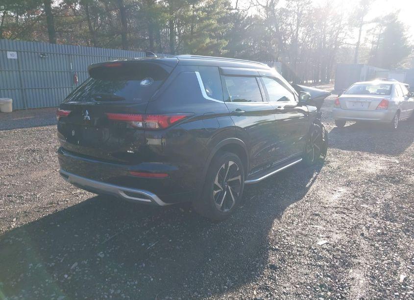 Photo 4 of 2022 Mitsubishi Outlander (VIN JA4J4VA88NZ070952)