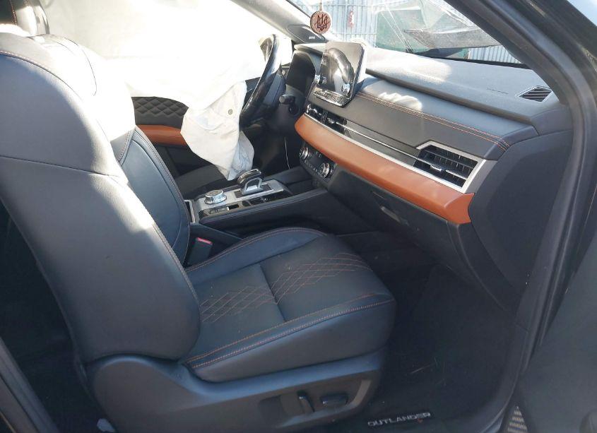 Photo 5 of 2022 Mitsubishi Outlander (VIN JA4J4VA88NZ070952)