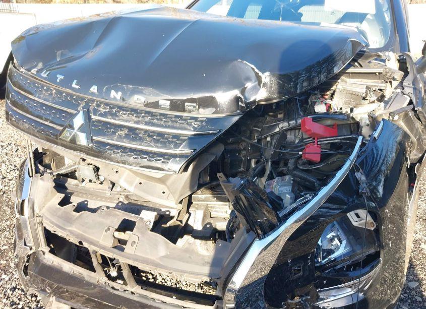 Photo 6 of 2022 Mitsubishi Outlander (VIN JA4J4VA88NZ070952)