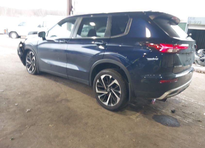 Photo 3 of 2024 Mitsubishi Outlander SE 2.5 S-AWC (VIN JA4J4VA88RZ015830)