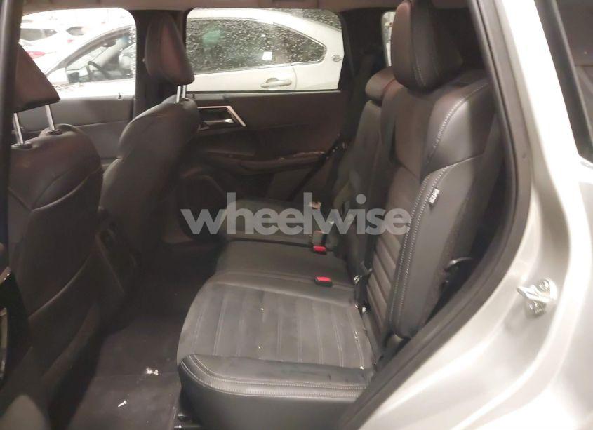 Photo 8 of 2024 Mitsubishi Outlander SE 2.5 S-AWC (VIN JA4J4VA88RZ018274)