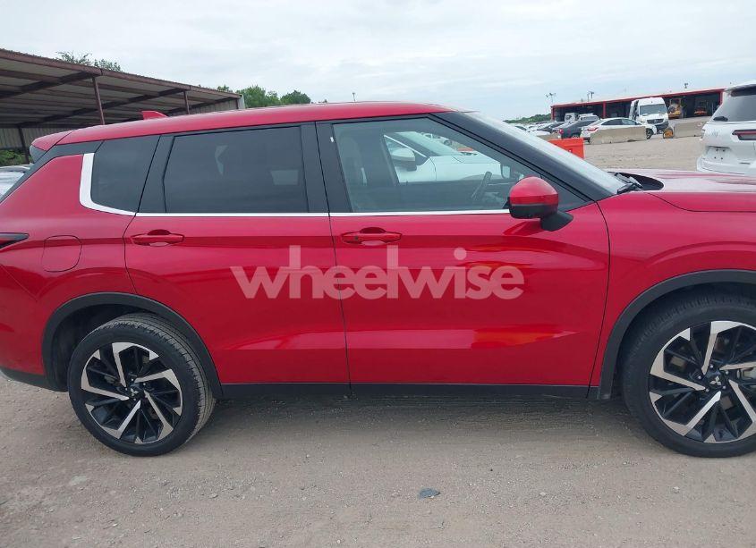 Photo 13 of 2024 Mitsubishi Outlander SE 2.5 S-AWC/SE BLACK EDITION S-AWC/SE BLACK EDITION W/PANO ROOF S-AWC/SE RALLIART S-AWC (VIN JA4J4VA88RZ050318)