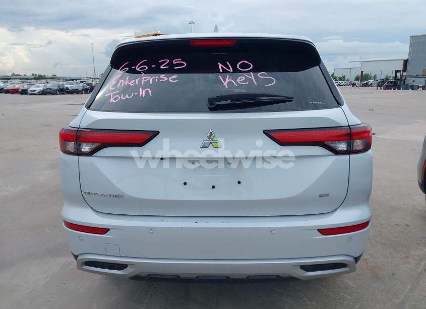 Photo 16 of 2024 Mitsubishi Outlander SE 2.5 S-AWC/SE BLACK EDITION S-AWC/SE BLACK EDITION W/PANO ROOF S-AWC/SE RALLIART S-AWC (VIN JA4J4VA88RZ062436)