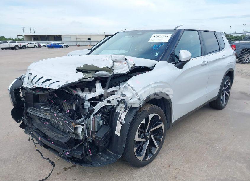 Photo 2 of 2024 Mitsubishi Outlander SE 2.5 S-AWC/SE BLACK EDITION S-AWC/SE BLACK EDITION W/PANO ROOF S-AWC/SE RALLIART S-AWC (VIN JA4J4VA88RZ062436)