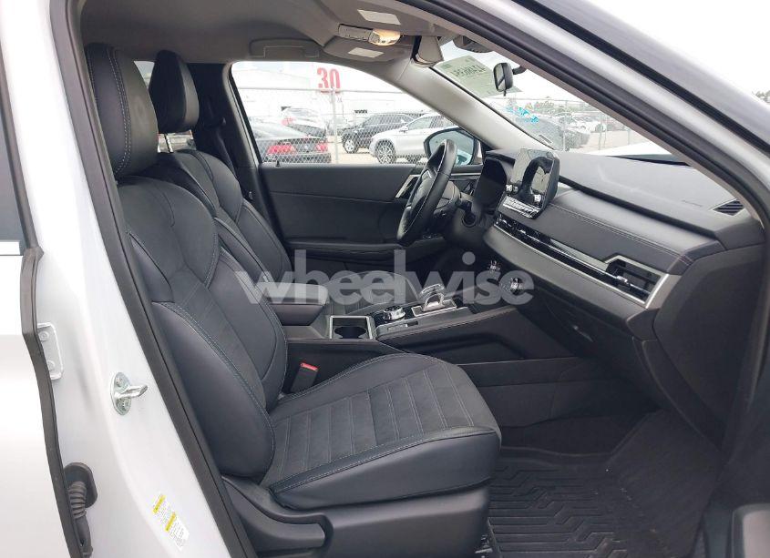 Photo 5 of 2024 Mitsubishi Outlander SE 2.5 S-AWC/SE BLACK EDITION S-AWC/SE BLACK EDITION W/PANO ROOF S-AWC/SE RALLIART S-AWC (VIN JA4J4VA88RZ062436)