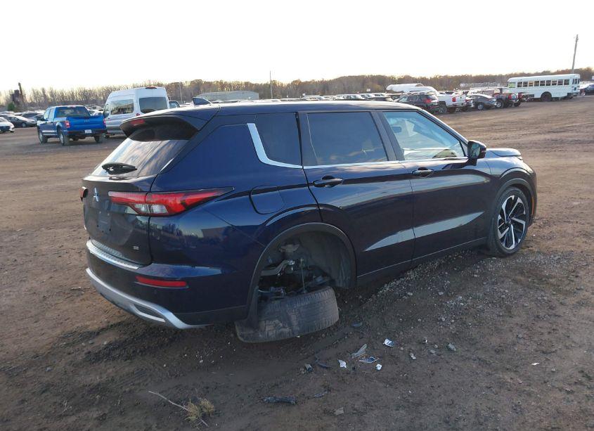 Photo 4 of 2024 Mitsubishi Outlander SE 2.5 (VIN JA4J4VA89RZ004030)