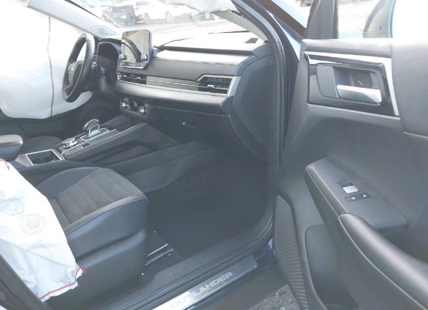 Photo 5 of 2024 Mitsubishi Outlander SE 2.5 (VIN JA4J4VA89RZ004030)