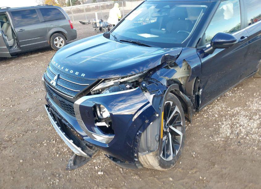 Photo 6 of 2024 Mitsubishi Outlander SE 2.5 (VIN JA4J4VA89RZ004030)