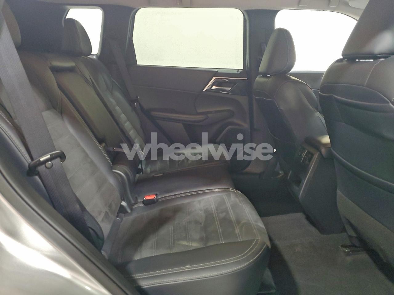 Photo 11 of 2024 MITSUBISHI OUTLANDER SE (VIN JA4J4VA89RZ043362)