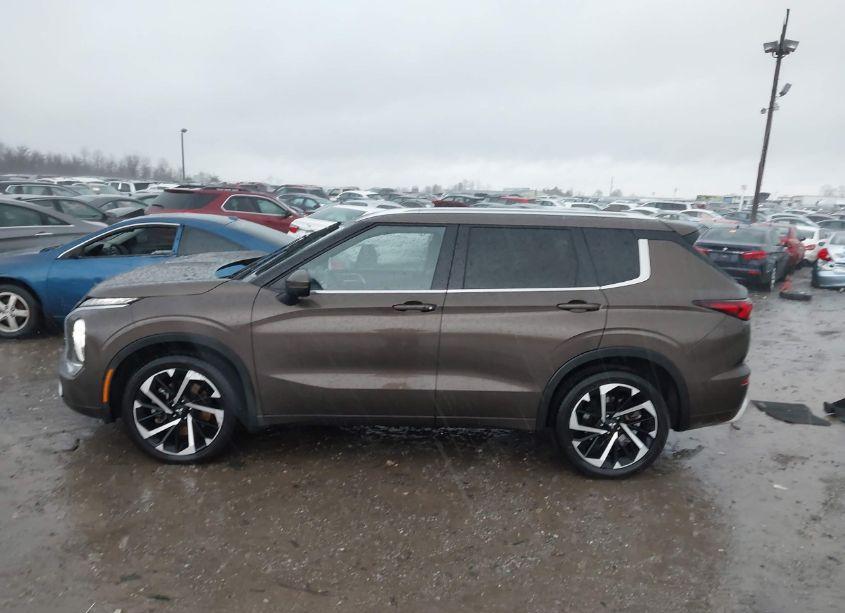 Photo 15 of 2022 Mitsubishi Outlander SEL 2.5 /SEL LAUNCH EDITION /SEL SPECIAL EDITION (VIN JA4J4VA8XNZ030369)