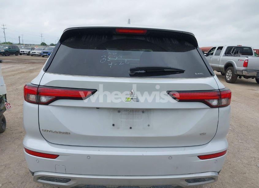 Photo 16 of 2024 Mitsubishi Outlander SE 2.5 S-AWC/SE BLACK EDITION S-AWC/SE BLACK EDITION W/PANO ROOF S-AWC/SE RALLIART S-AWC (VIN JA4J4VA8XRZ038199)