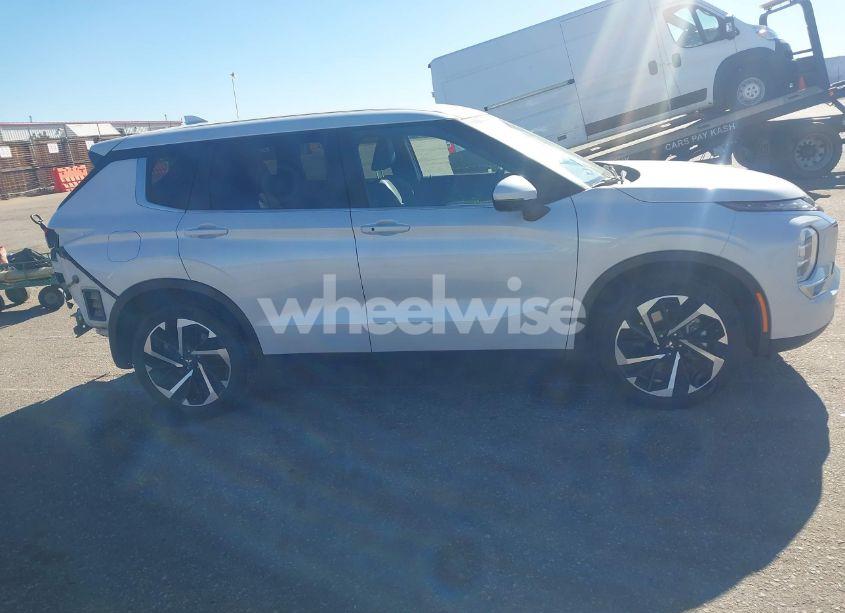 Photo 13 of 2024 Mitsubishi Outlander SE 2.5 S-AWC/SE BLACK EDITION S-AWC/SE BLACK EDITION W/PANO ROOF/SE RALLIART S-AWC (VIN JA4J4VA8XRZ051857)