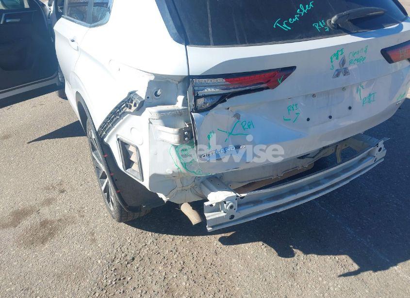 Photo 6 of 2024 Mitsubishi Outlander SE 2.5 S-AWC/SE BLACK EDITION S-AWC/SE BLACK EDITION W/PANO ROOF/SE RALLIART S-AWC (VIN JA4J4VA8XRZ051857)