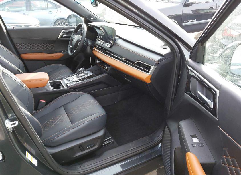 Photo 5 of 2024 Mitsubishi Outlander SEL 2.5 (VIN JA4J4WA81RZ055804)