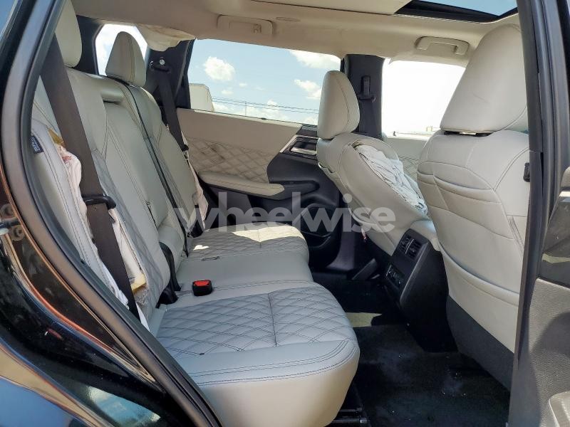 Photo 5 of 2024 MITSUBISHI OUTLANDER SEL N/A (VIN JA4J4WA85RZ034180)