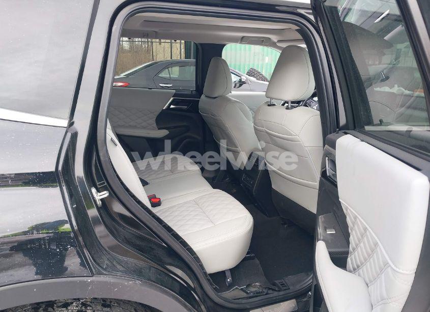 Photo 8 of 2024 Mitsubishi Outlander SEL PLATINUM EDITION S-AWC (VIN JA4J4WA87RZ030521)