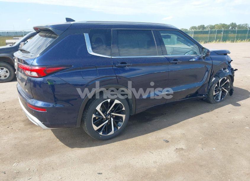 Photo 4 of 2024 Mitsubishi Outlander SEL 2.5 S-AWC (VIN JA4J4WA88RZ018247)