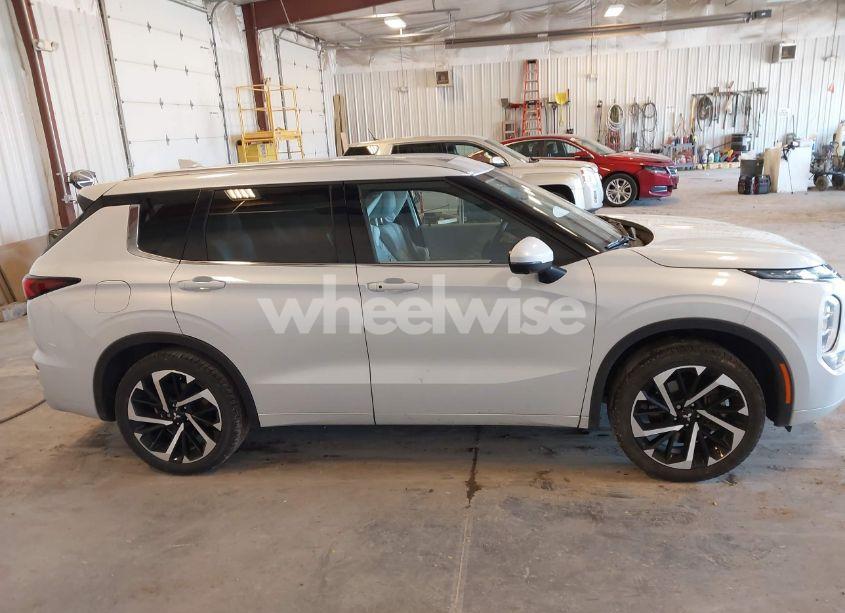 Photo 13 of 2024 Mitsubishi Outlander SEL 2.5 S-AWC (VIN JA4J4WA89RZ003725)
