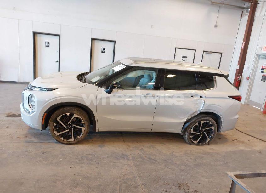 Photo 14 of 2024 Mitsubishi Outlander SEL 2.5 S-AWC (VIN JA4J4WA89RZ003725)