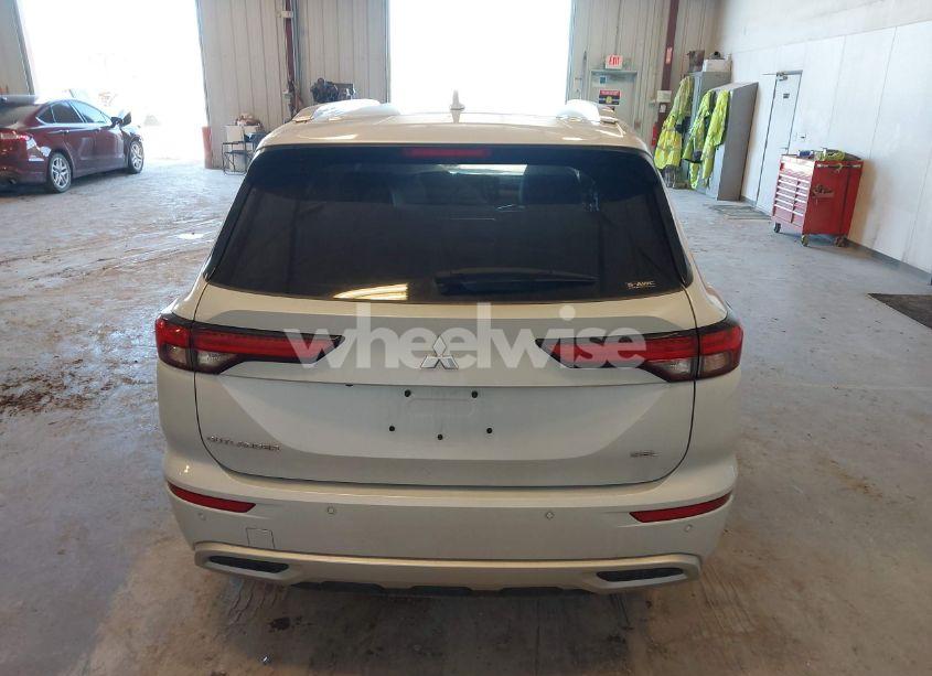 Photo 16 of 2024 Mitsubishi Outlander SEL 2.5 S-AWC (VIN JA4J4WA89RZ003725)