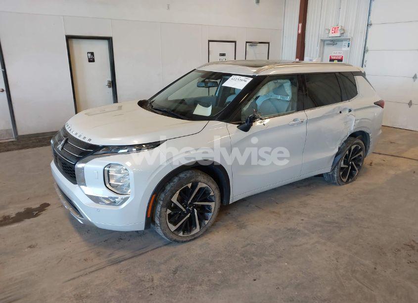 Photo 2 of 2024 Mitsubishi Outlander SEL 2.5 S-AWC (VIN JA4J4WA89RZ003725)