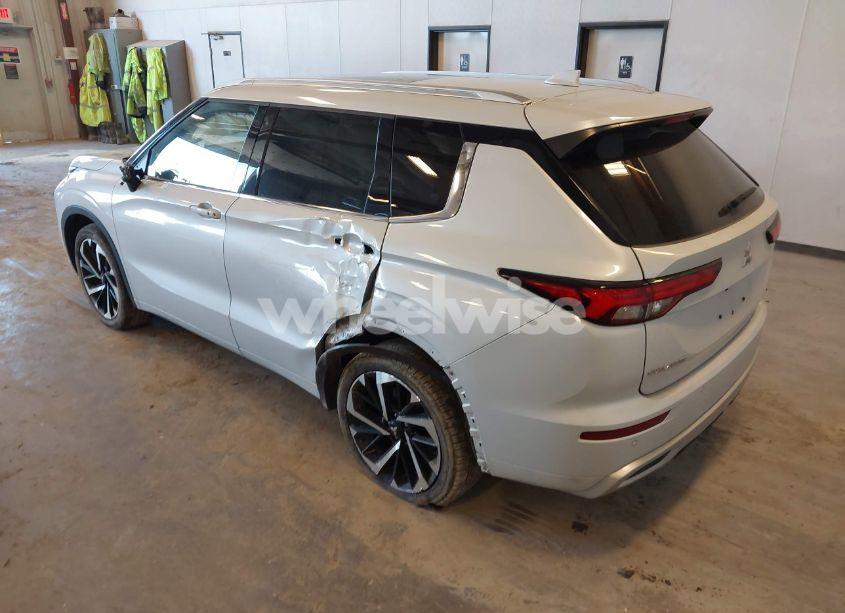 Photo 3 of 2024 Mitsubishi Outlander SEL 2.5 S-AWC (VIN JA4J4WA89RZ003725)