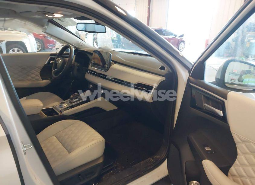 Photo 5 of 2024 Mitsubishi Outlander SEL 2.5 S-AWC (VIN JA4J4WA89RZ003725)