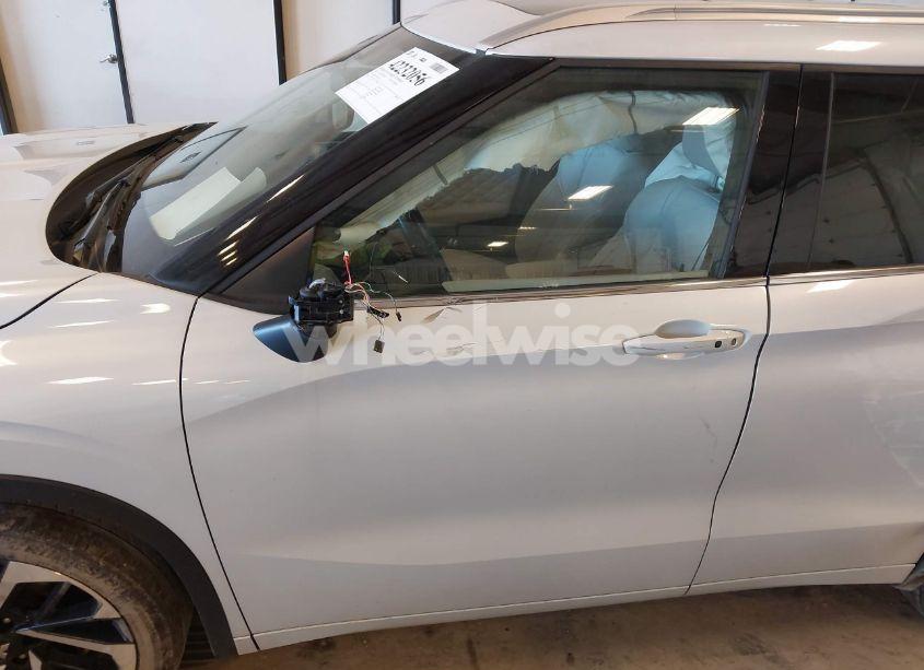 Photo 6 of 2024 Mitsubishi Outlander SEL 2.5 S-AWC (VIN JA4J4WA89RZ003725)