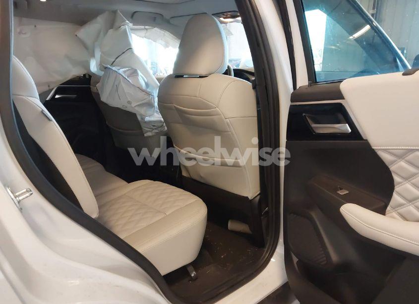 Photo 8 of 2024 Mitsubishi Outlander SEL 2.5 S-AWC (VIN JA4J4WA89RZ003725)