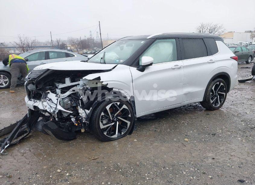 Photo 2 of 2024 Mitsubishi Outlander SEL 2.5 (VIN JA4J4WA89RZ008875)