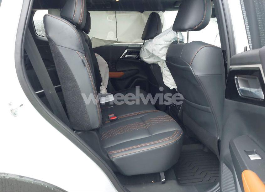 Photo 8 of 2024 Mitsubishi Outlander SEL 2.5 (VIN JA4J4WA89RZ008875)