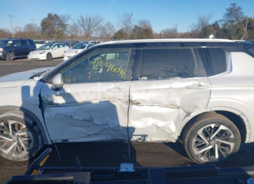 Photo 14 of 2024 Mitsubishi Outlander SEL 2.5 S-AWC (VIN JA4J4WA8XRZ003510)