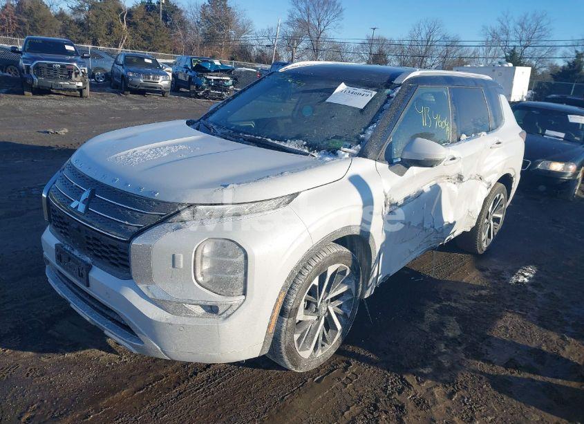 Photo 2 of 2024 Mitsubishi Outlander SEL 2.5 S-AWC (VIN JA4J4WA8XRZ003510)