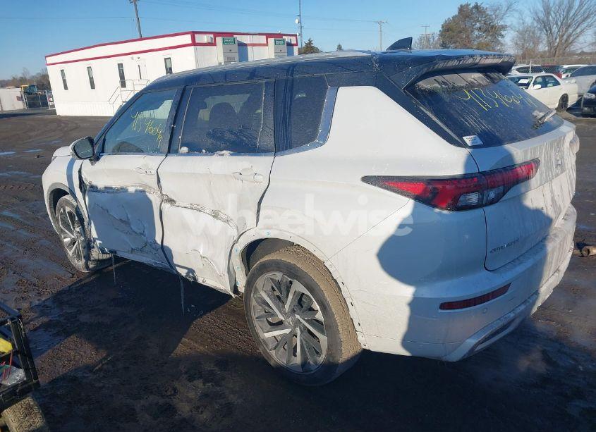 Photo 3 of 2024 Mitsubishi Outlander SEL 2.5 S-AWC (VIN JA4J4WA8XRZ003510)