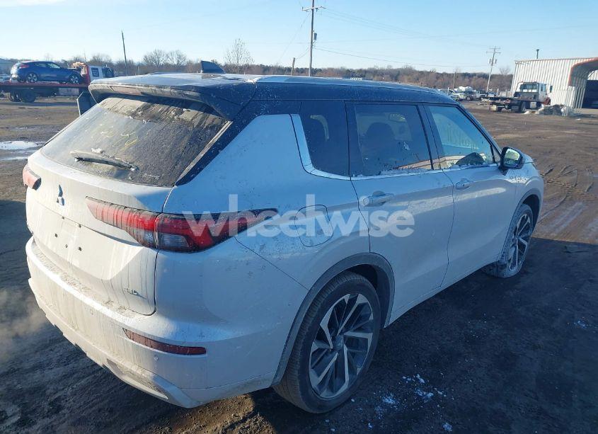 Photo 4 of 2024 Mitsubishi Outlander SEL 2.5 S-AWC (VIN JA4J4WA8XRZ003510)