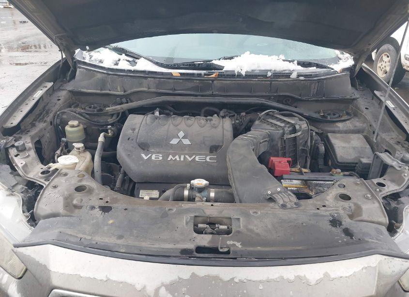 Photo 10 of 2010 Mitsubishi Outlander XLS (VIN JA4JS4AX8AZ001826)