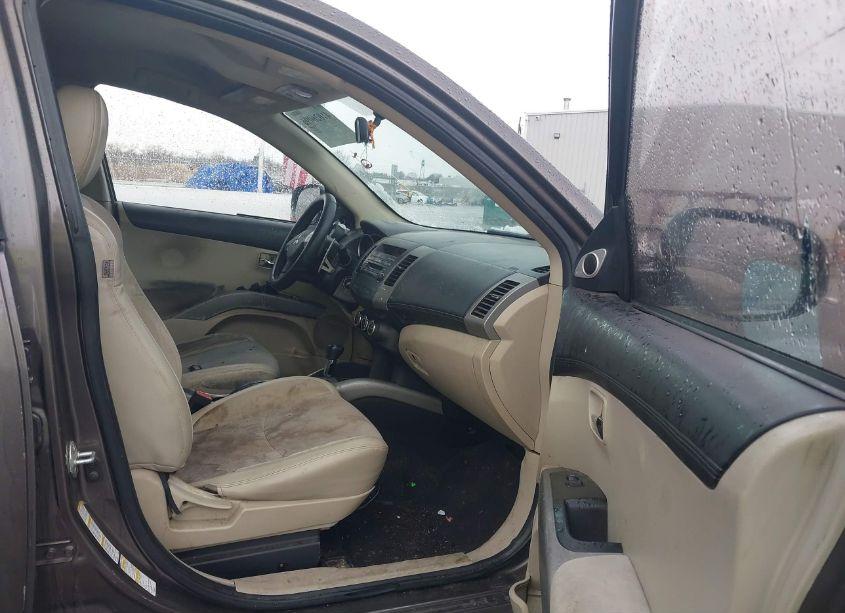 Photo 5 of 2010 Mitsubishi Outlander XLS (VIN JA4JS4AX8AZ001826)