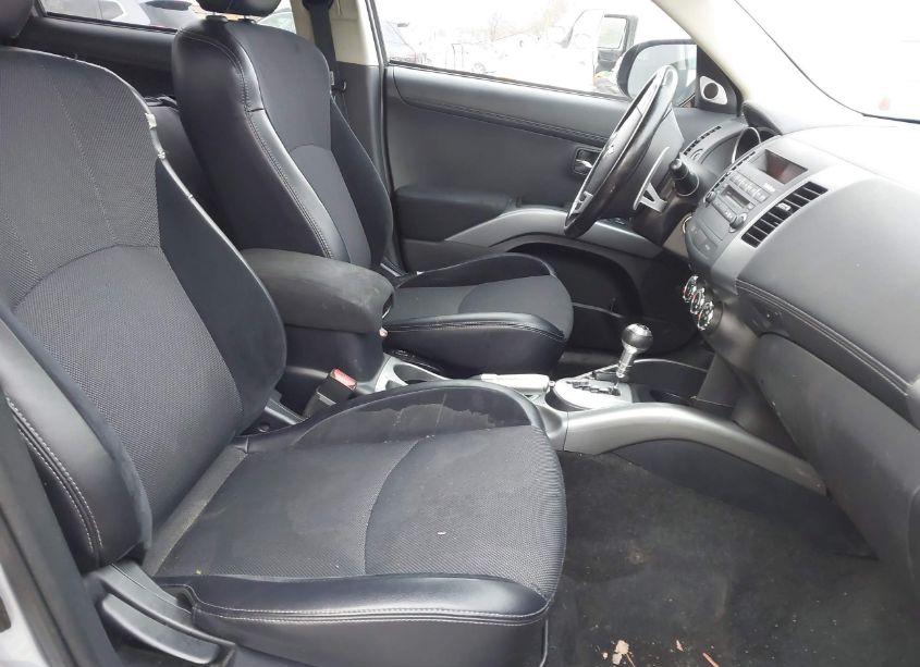 Photo 5 of 2013 Mitsubishi Outlander SE (VIN JA4JT3AW0DU010049)