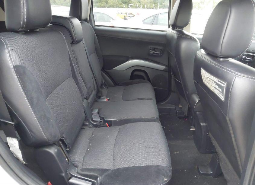 Photo 8 of 2013 Mitsubishi Outlander SE (VIN JA4JT3AW0DU010049)