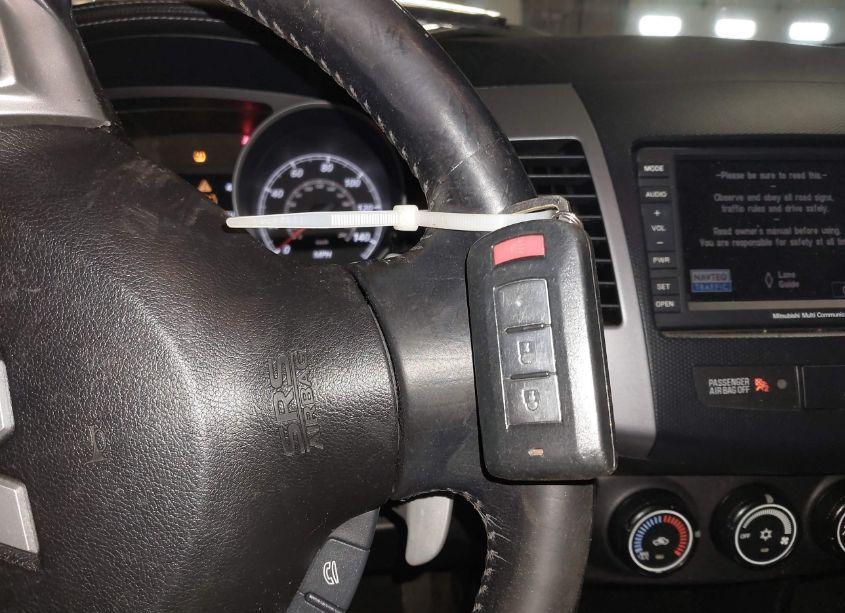 Photo 11 of 2011 Mitsubishi Outlander SE (VIN JA4JT3AW2BU007506)