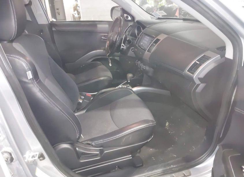 Photo 5 of 2011 Mitsubishi Outlander SE (VIN JA4JT3AW2BU007506)